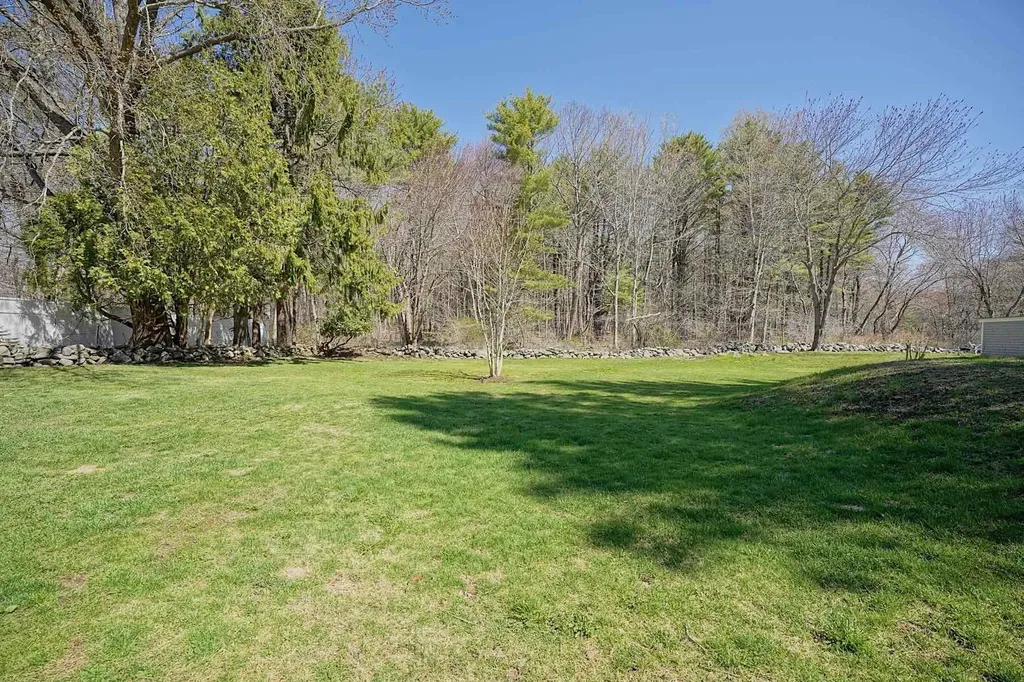 105 Wallis Road Rye NH 03870