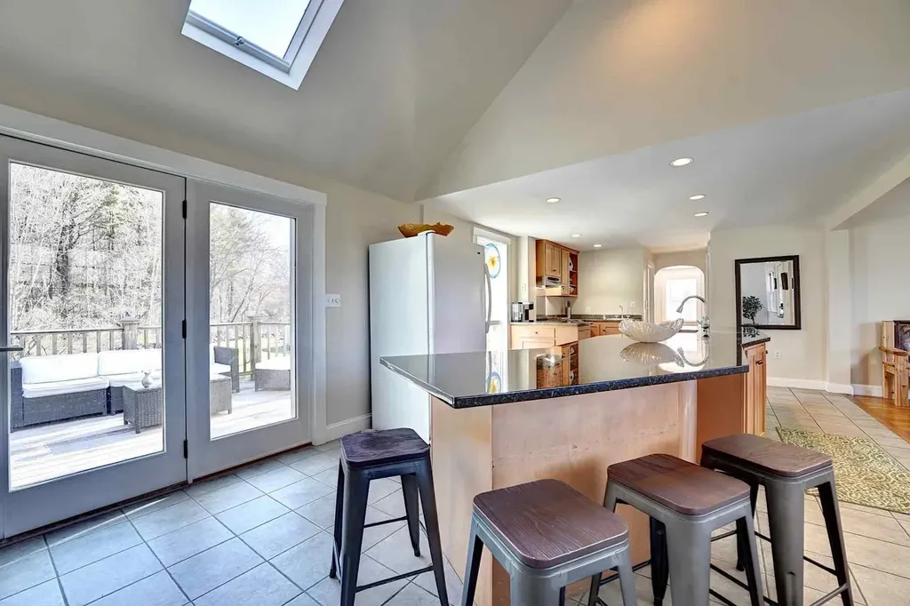 105 Wallis Road Rye NH 03870