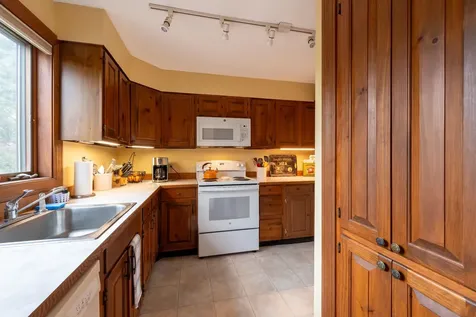 355 Lyman Batcheller Road Hartford VT 05059