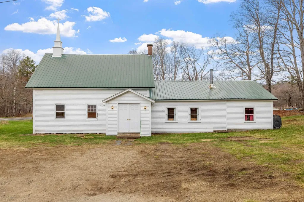 1348 Nh Route 25 Warren NH 03279