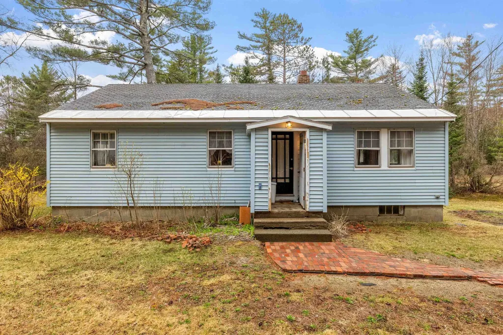 1319 Nh Route 25 Warren NH 03279