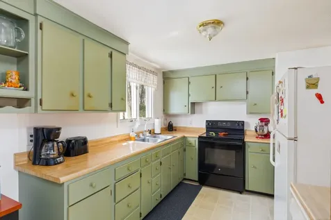 35 Hinsdale Heights Hinsdale NH 03451