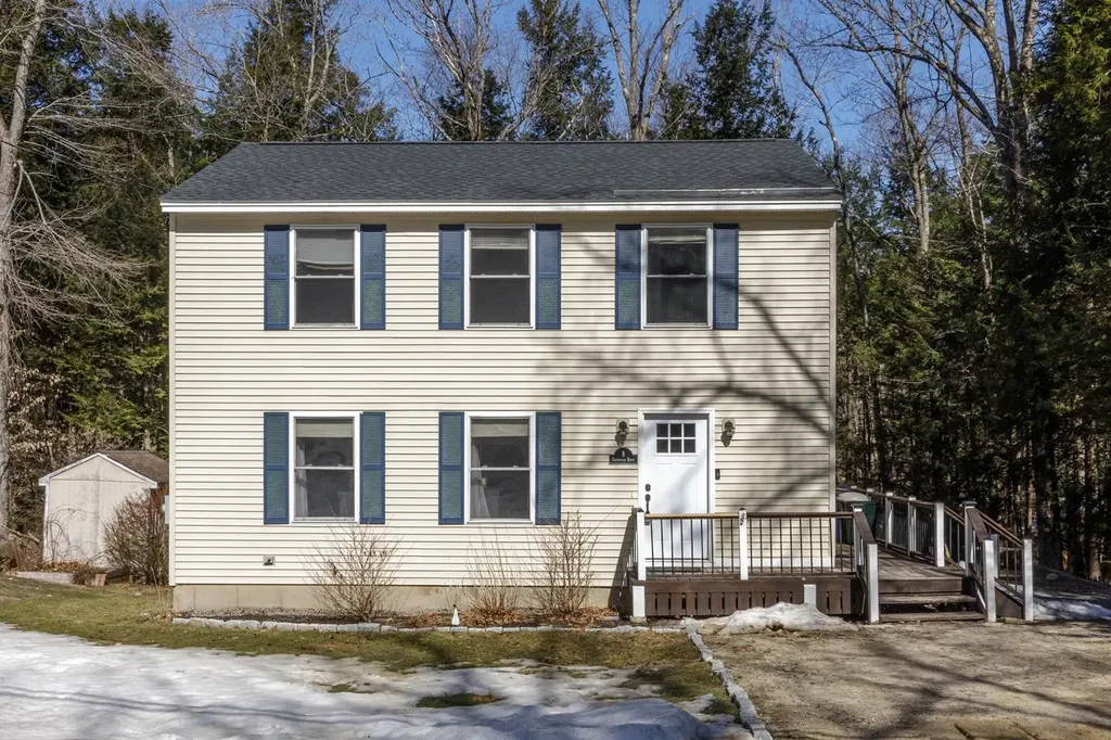 8 Greenfield Drive Hillsborough NH 03244
