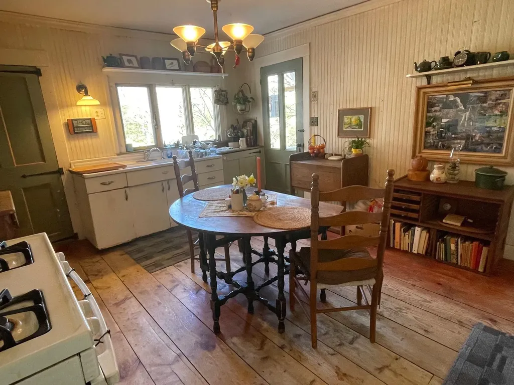 668 Urquhart Road Newbury VT 05058