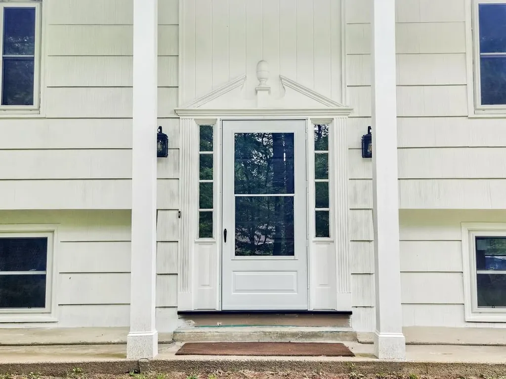 24 Hampton Falls Road Exeter NH 03833