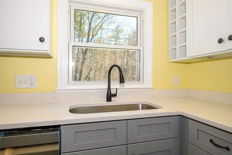 24 Hampton Falls Road Exeter NH 03833