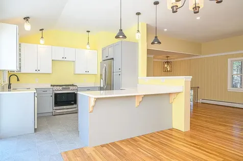 24 Hampton Falls Road Exeter NH 03833