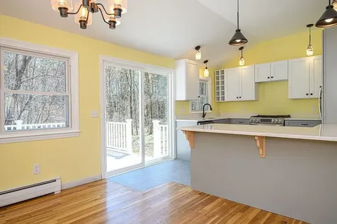 24 Hampton Falls Road Exeter NH 03833