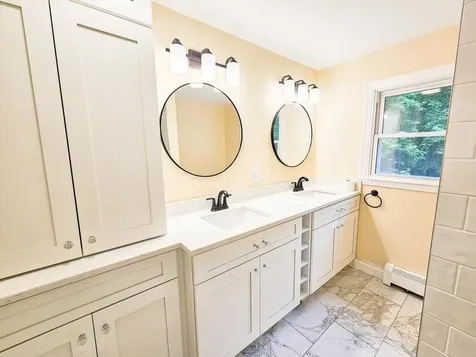 24 Hampton Falls Road Exeter NH 03833
