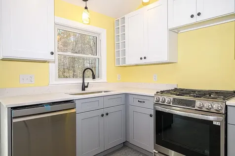 24 Hampton Falls Road Exeter NH 03833