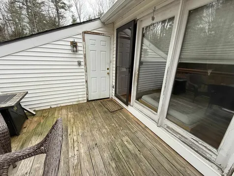 19 Bennington Circle Goffstown NH 03045
