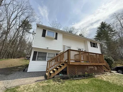 19 Bennington Circle Goffstown NH 03045