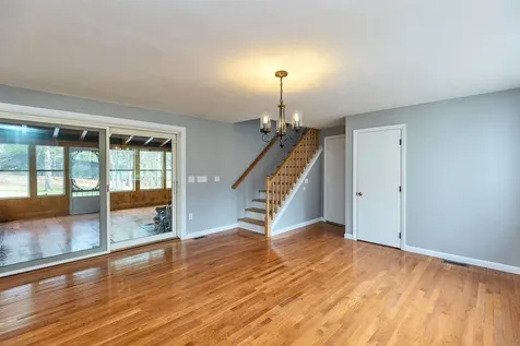 59 Edinburgh Drive Bedford NH 03110