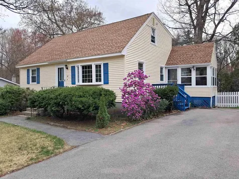 45 Tenby Drive Nashua NH 03062