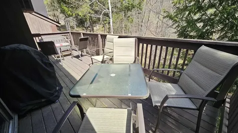 383 Old Quechee Road Hartford VT 05059