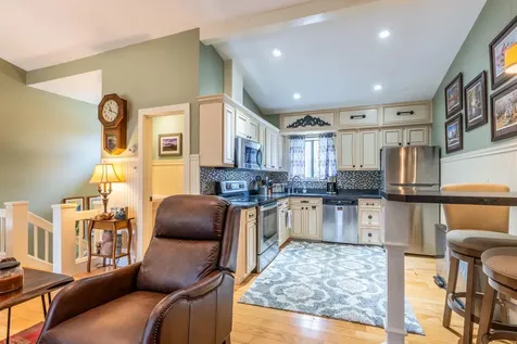 383 Old Quechee Road Hartford VT 05059