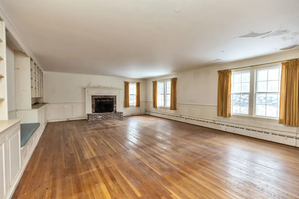 80 Second Nh Turnpike South Francestown NH 03043