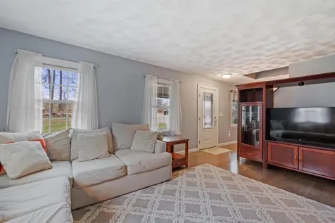 26 Federal Street Belmont NH 03220