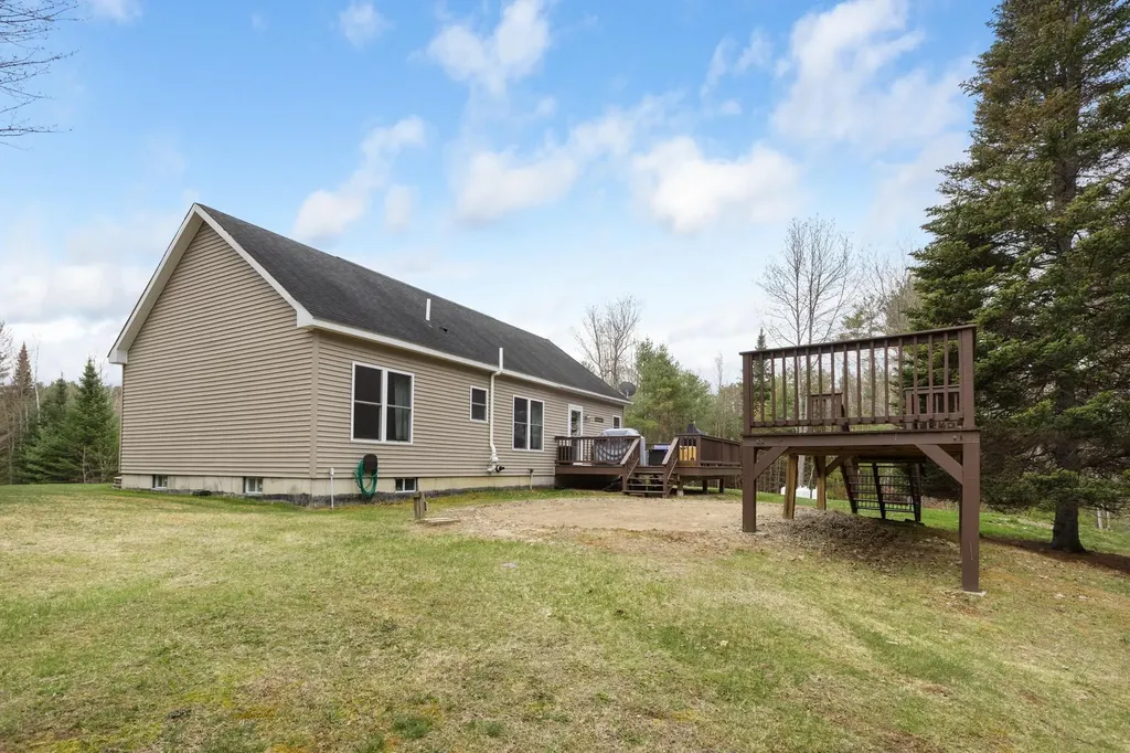 89 Ammonoosuc Avenue Bath NH 03740