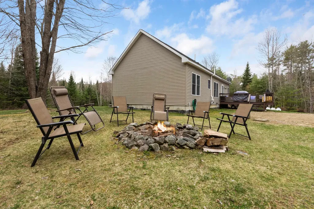 89 Ammonoosuc Avenue Bath NH 03740