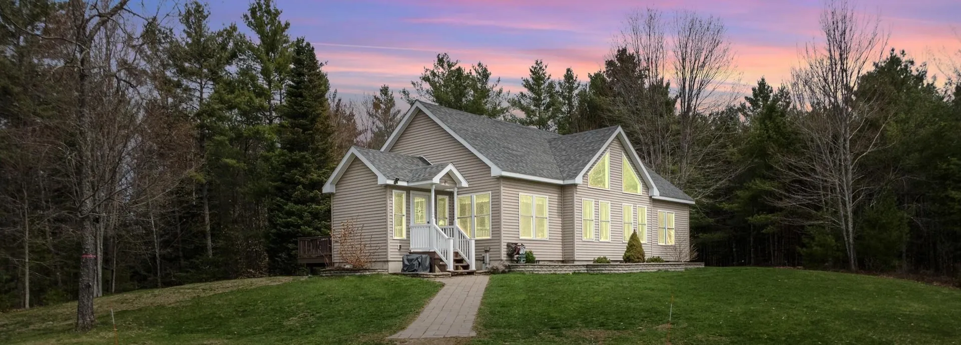 89 Ammonoosuc Avenue Bath NH 03740