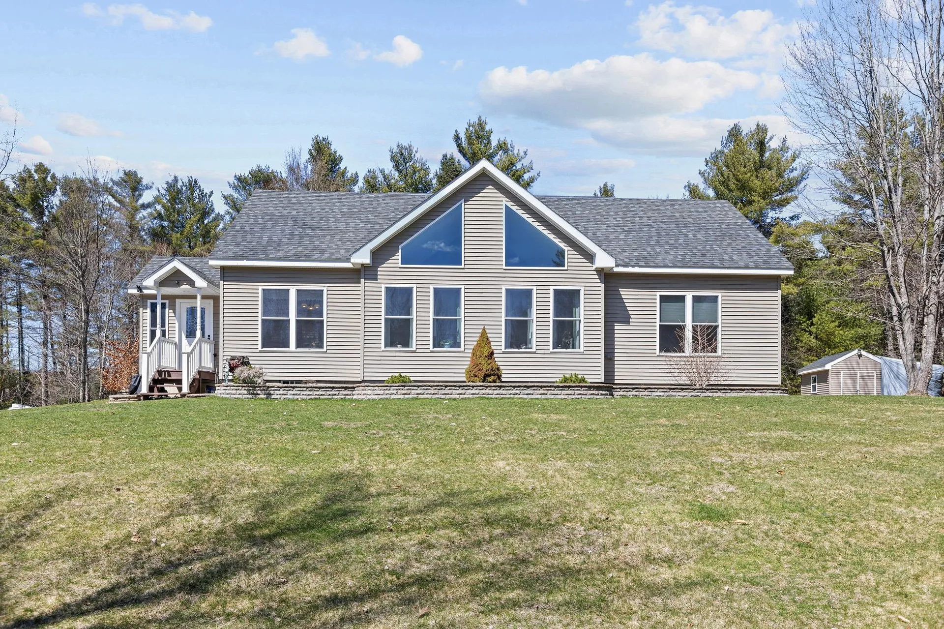 89 Ammonoosuc Avenue Bath NH 03740