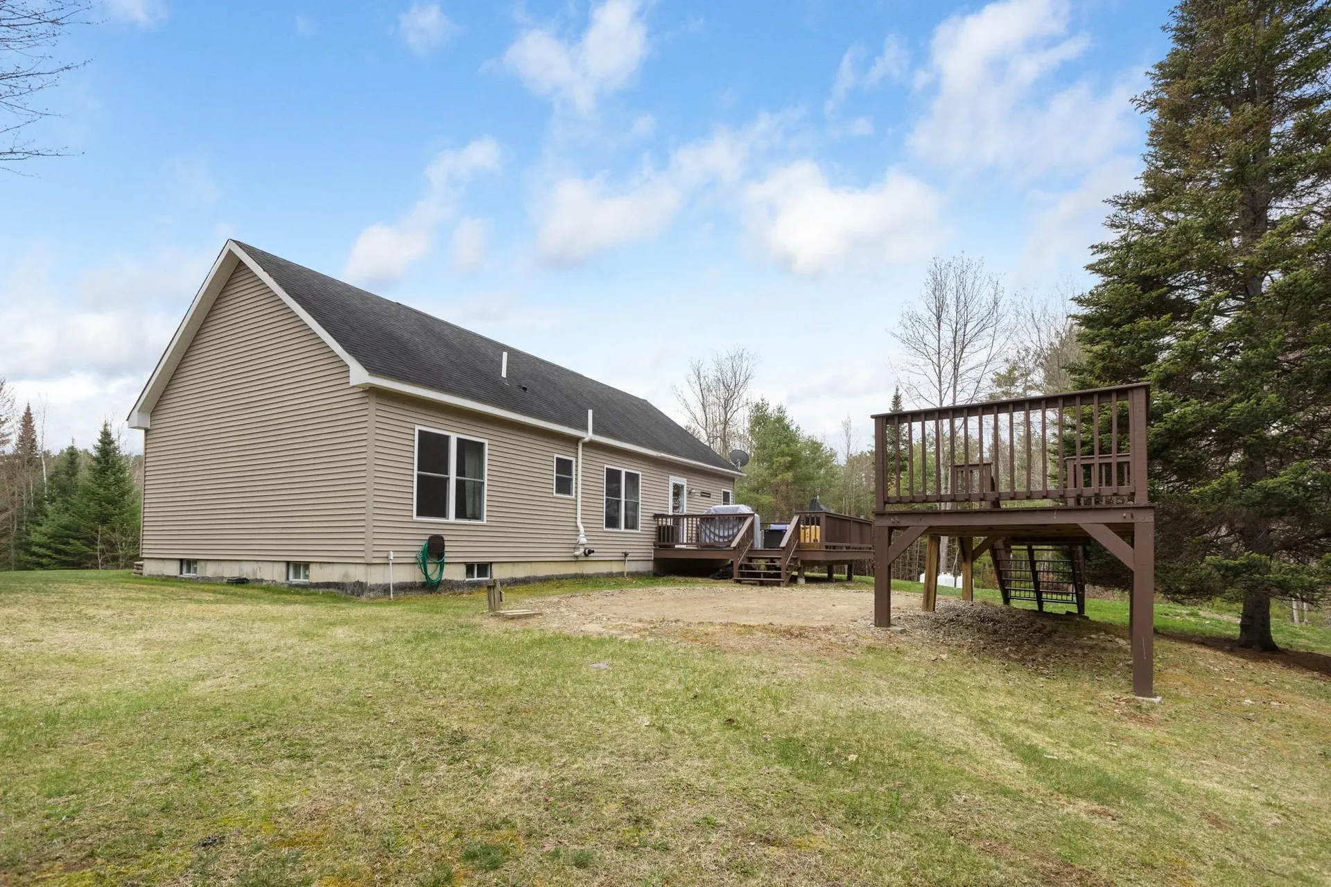 89 Ammonoosuc Avenue Bath NH 03740