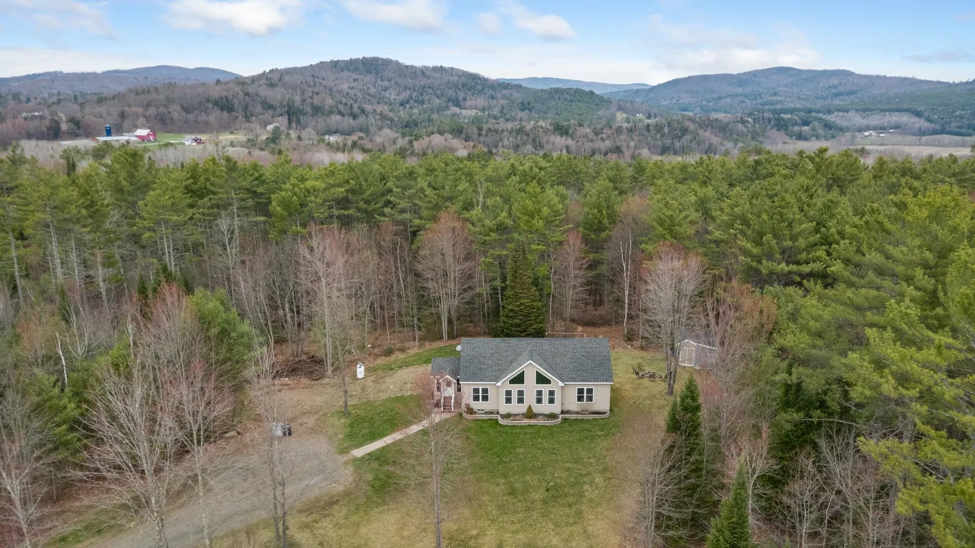 89 Ammonoosuc Avenue Bath NH 03740