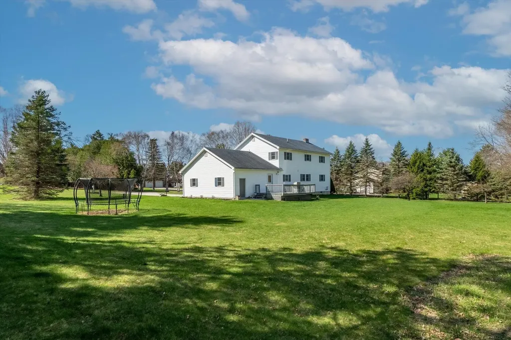 68 Beacon Heights Clarendon VT 05759