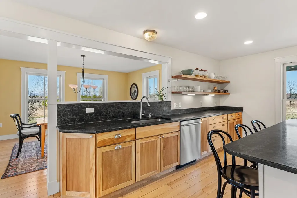 250 Palmer Lane Charlotte VT 05445