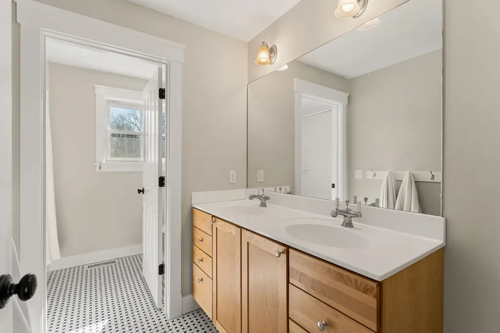 250 Palmer Lane Charlotte VT 05445