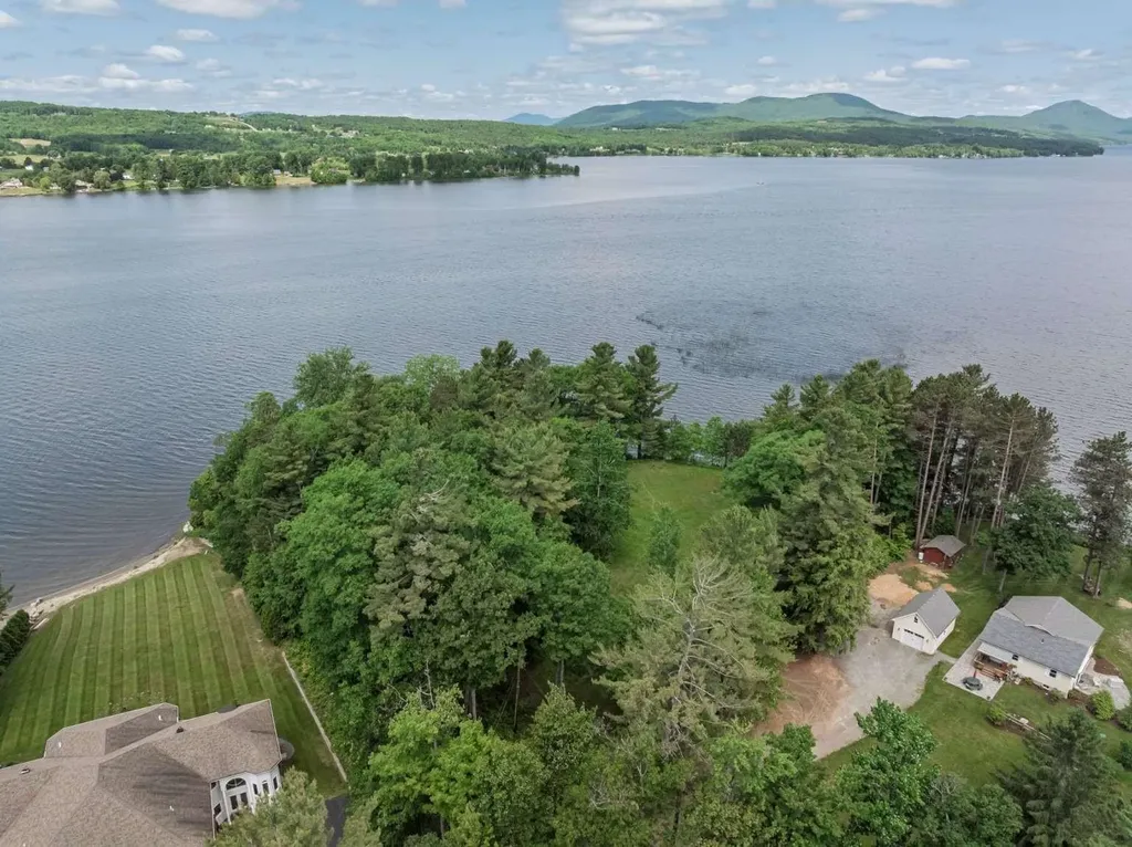 1413 Bluff Road Newport Town VT 05855