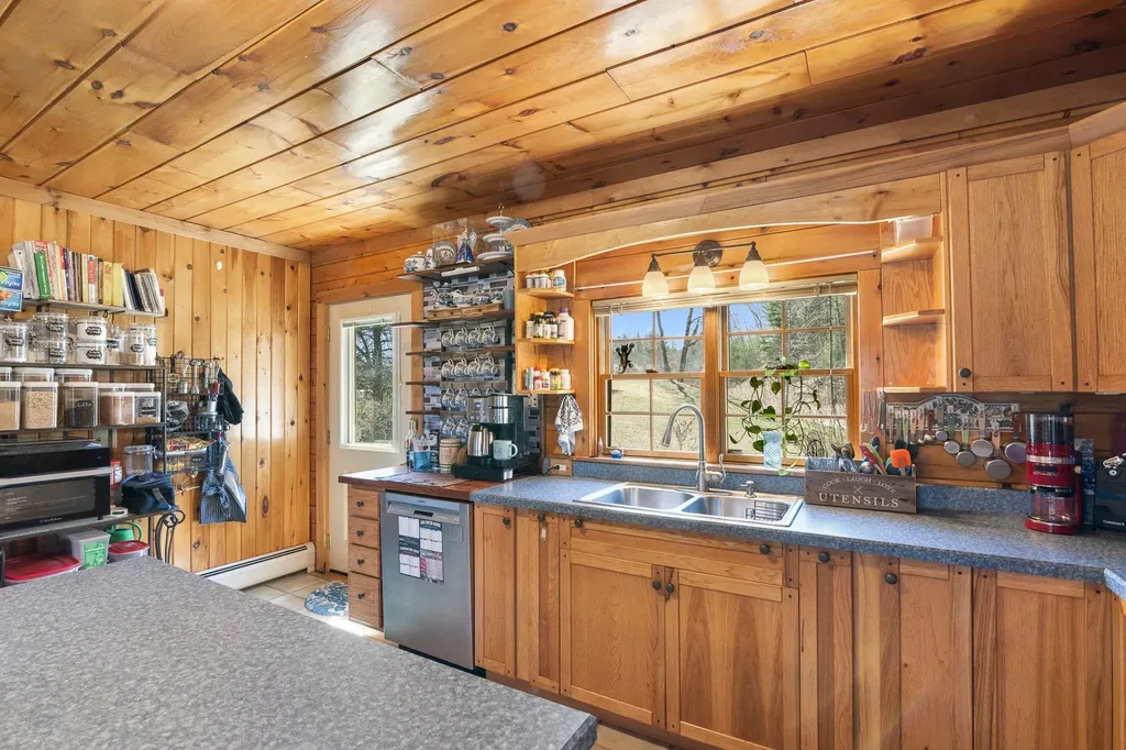 63 Winter Bell Drive Dummerston VT 05346