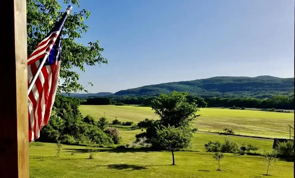 63 Winter Bell Drive Dummerston VT 05346