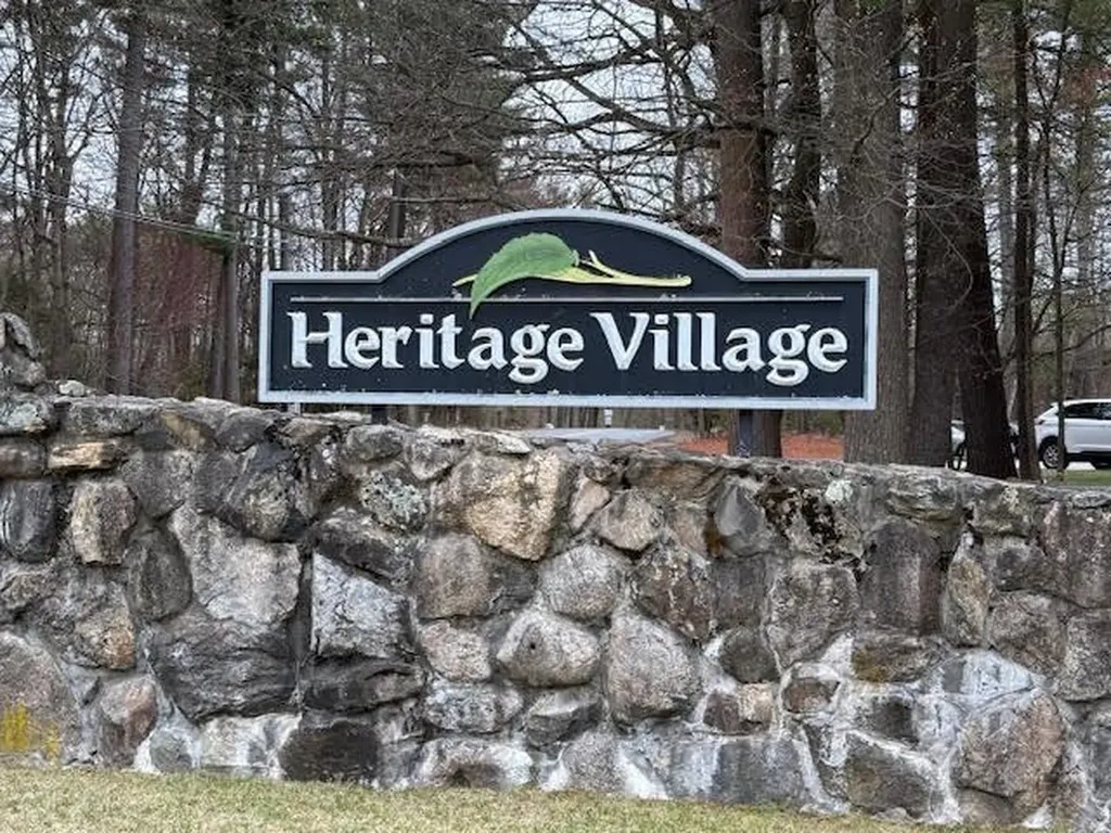 4 Heritage Village Drive Nashua NH 03062