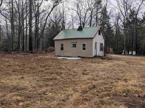 15 Sulphur Hill Road Hillsborough NH 03244