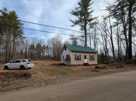 15 Sulphur Hill Road Hillsborough NH 03244