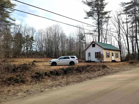 15 Sulphur Hill Road Hillsborough NH 03244