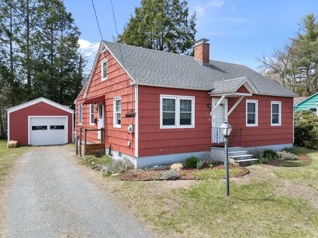 51 Parkside Avenue Brattleboro VT 05301