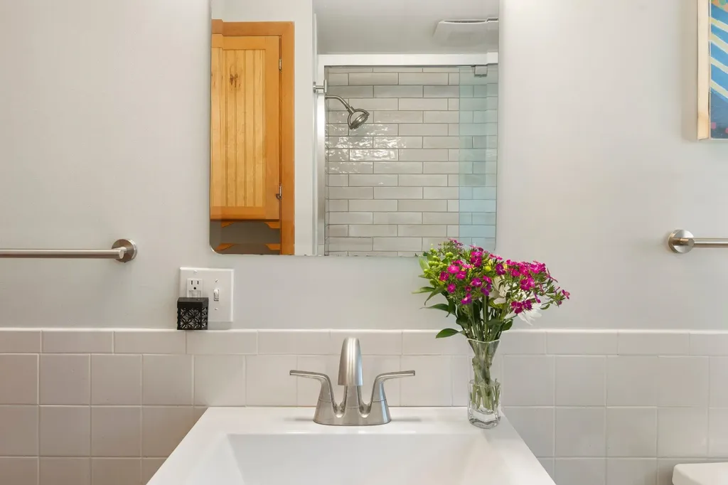 51 Parkside Avenue Brattleboro VT 05301