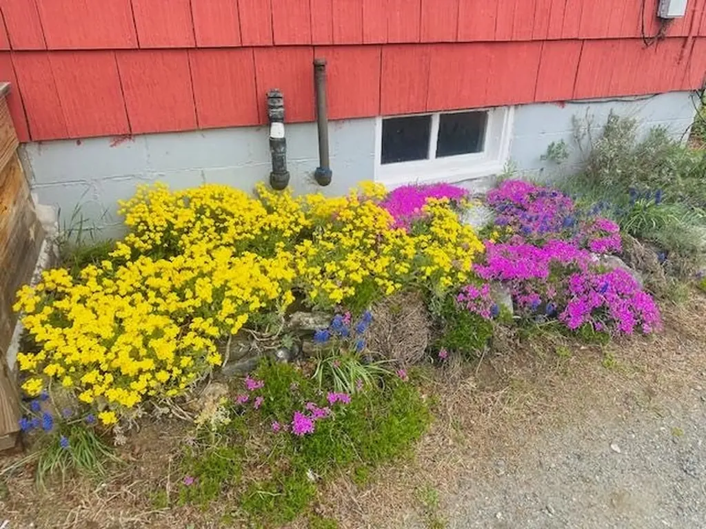 51 Parkside Avenue Brattleboro VT 05301