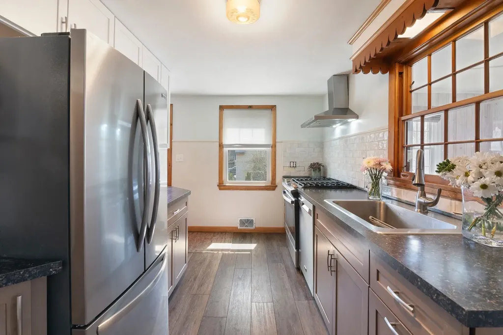 51 Parkside Avenue Brattleboro VT 05301