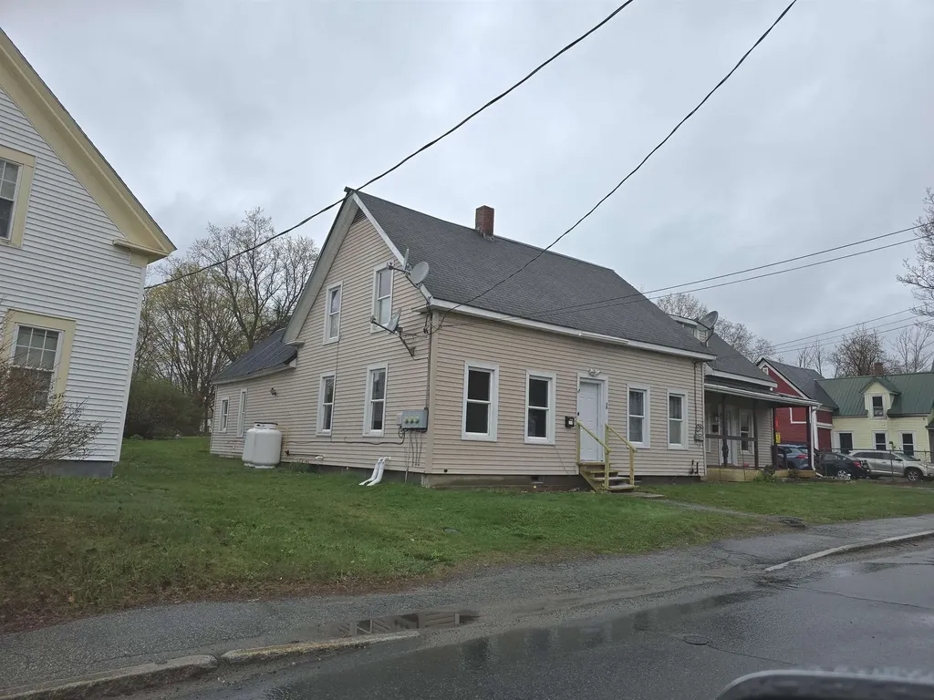 38 Summer Street Newport NH 03773