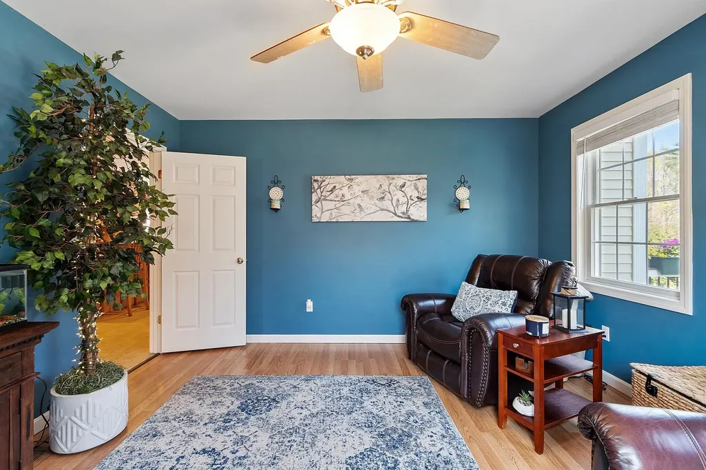 11 Burnham Avenue Nashua NH 03064-1928