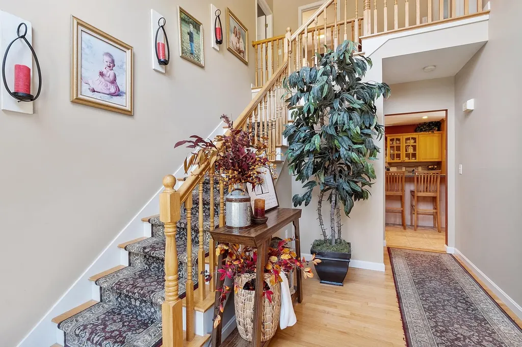 11 Burnham Avenue Nashua NH 03064-1928
