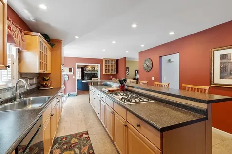 11 Burnham Avenue Nashua NH 03064-1928