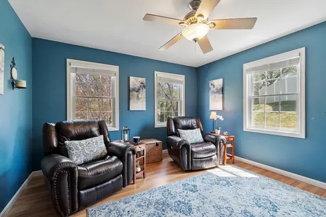 11 Burnham Avenue Nashua NH 03064-1928