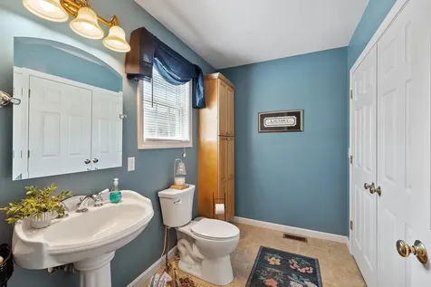 11 Burnham Avenue Nashua NH 03064-1928