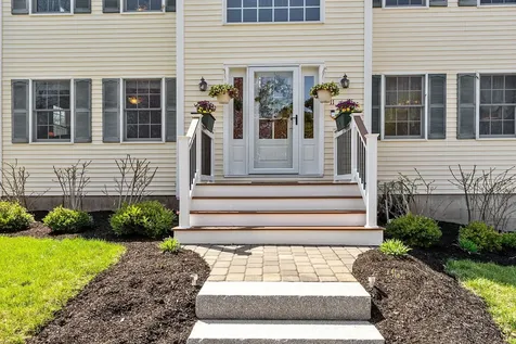 11 Burnham Avenue Nashua NH 03064-1928