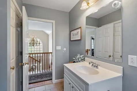11 Burnham Avenue Nashua NH 03064-1928